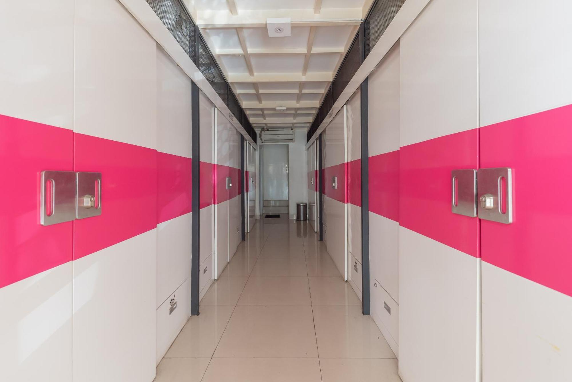 Reddoorz Hostel At Kiara Cozy Kircon 万隆 外观 照片