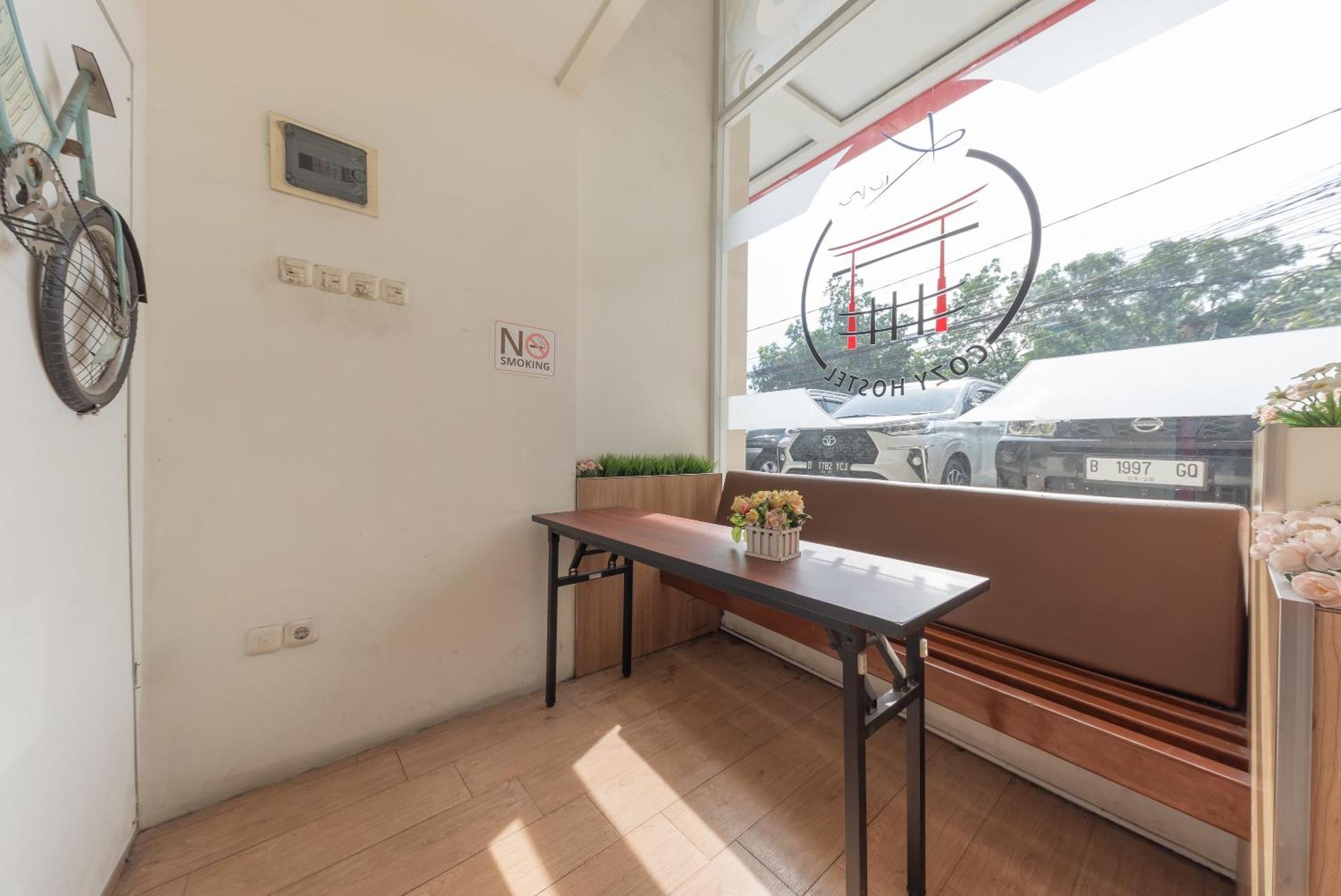 Reddoorz Hostel At Kiara Cozy Kircon 万隆 外观 照片